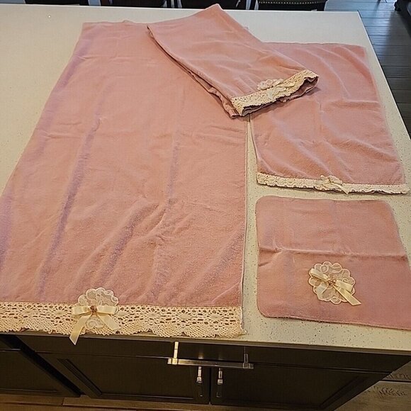 Vintage The Avanti Look Set 1978 Pink Lace 2 Bath Towel Hand Towel Washcloth - Picture 1 of 10